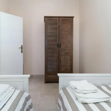Apartment Gorgeous In With House Sea View Dramalj