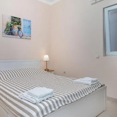 Appartamento Gorgeous In With House Sea View