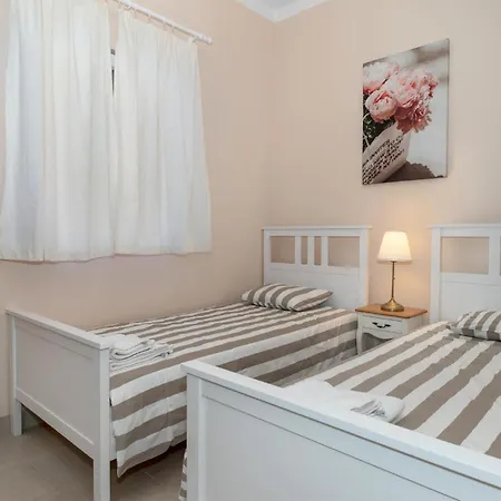 Apartment Gorgeous In With House Sea View Dramalj